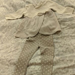 Baby girl neutral and modern outfit